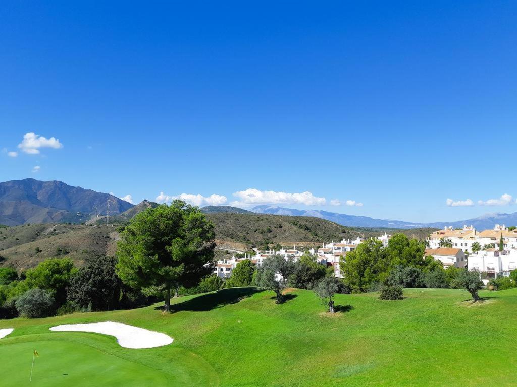 Townhouse - Alhaurin Golf Resort มาลากา ภายนอก รูปภาพ